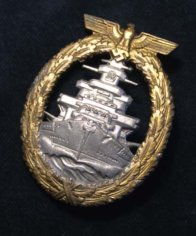 Kriegsmarine High Seas Fleet badge -Mid-War - 'F.O.' Maker