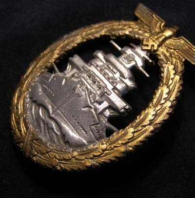 Kriegsmarine High Seas Fleet badge -Mid-War - 'F.O.' Maker