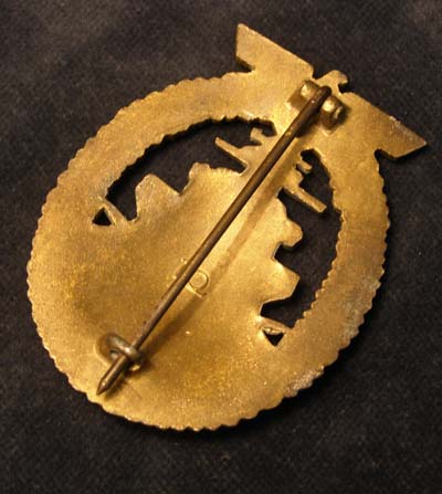 Kriegsmarine High Seas Fleet badge -Mid-War - 'F.O.' Maker