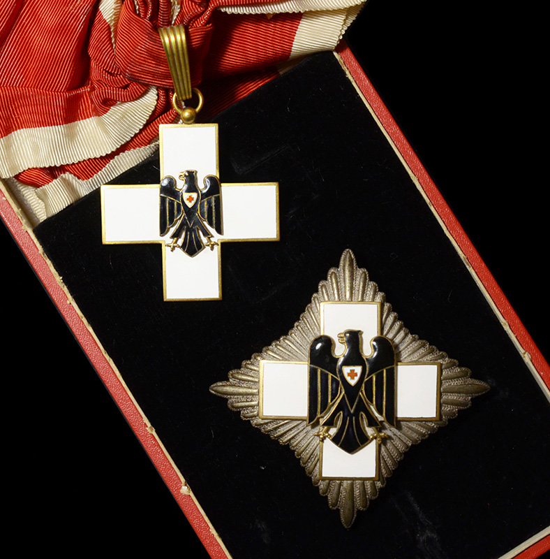 Mussolini Cased Presentation Red Cross Awards Presented By Hitler In 1937 | Provenance Back To 1945